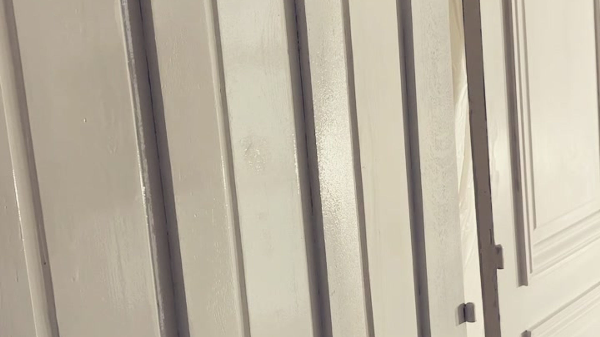 Mise en peinture des portes avec pistolet Graco Ultramax